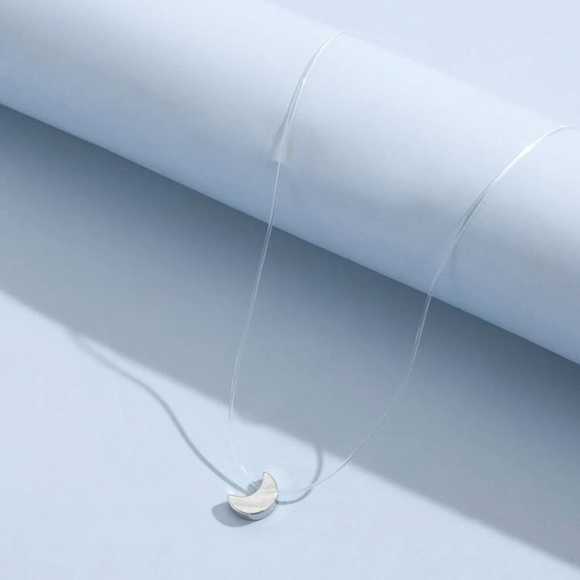 🌙 Floating clear choker w/ crescent moon pendant - Picture 4 of 11
